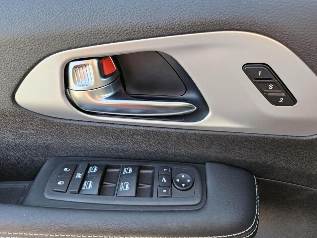 new 2025 Chrysler Pacifica car, priced at $46,975