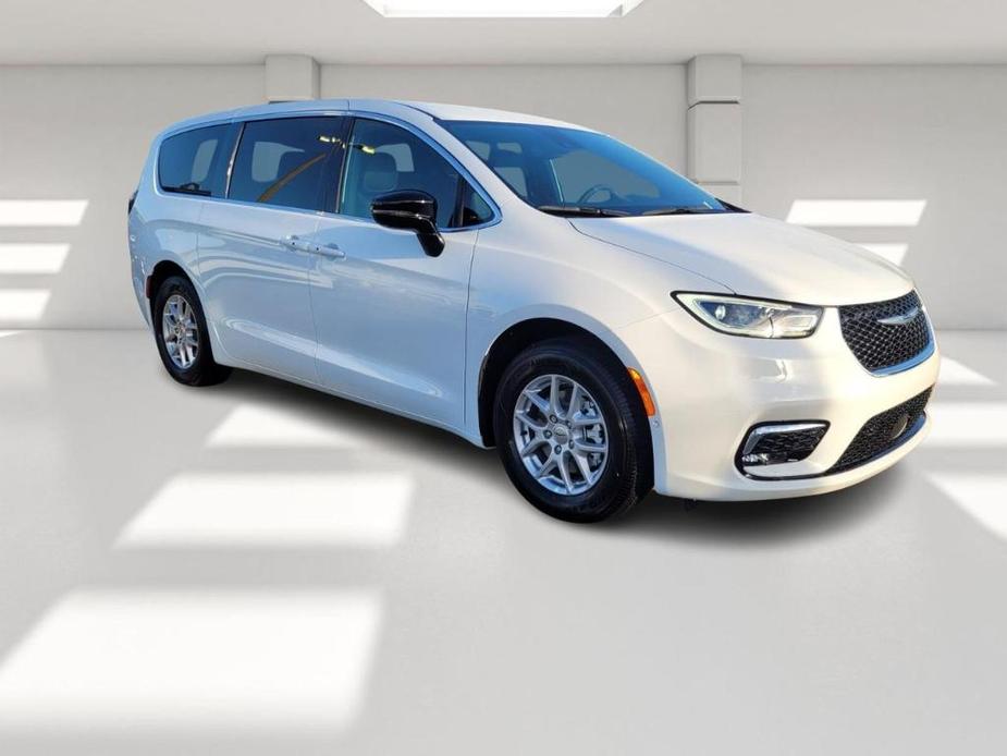 new 2025 Chrysler Pacifica car, priced at $42,425