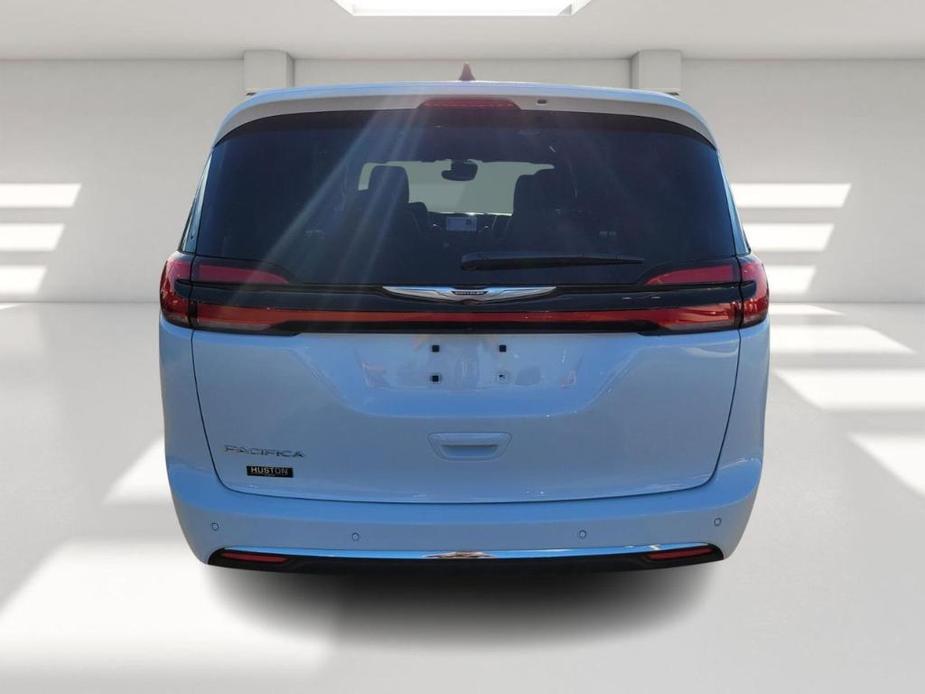 new 2025 Chrysler Pacifica car, priced at $42,425