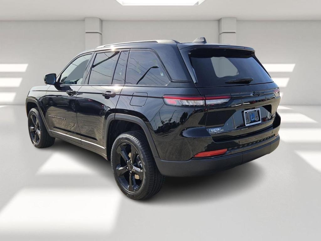 new 2025 Jeep Grand Cherokee car, priced at $40,734