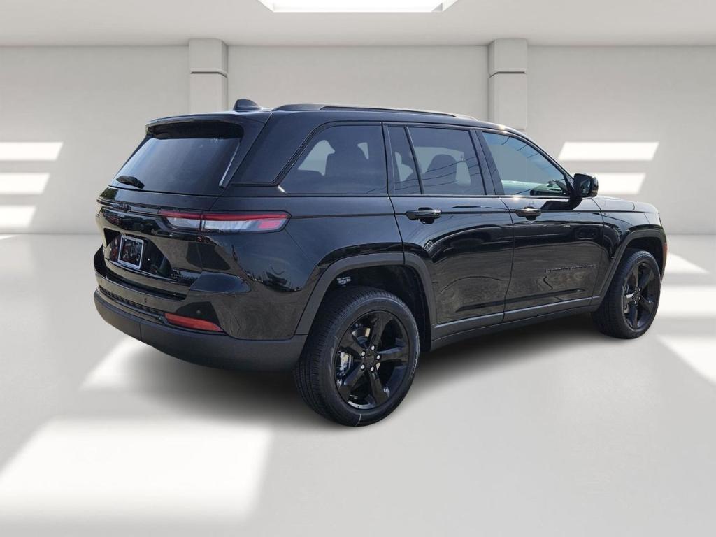 new 2025 Jeep Grand Cherokee car, priced at $40,734