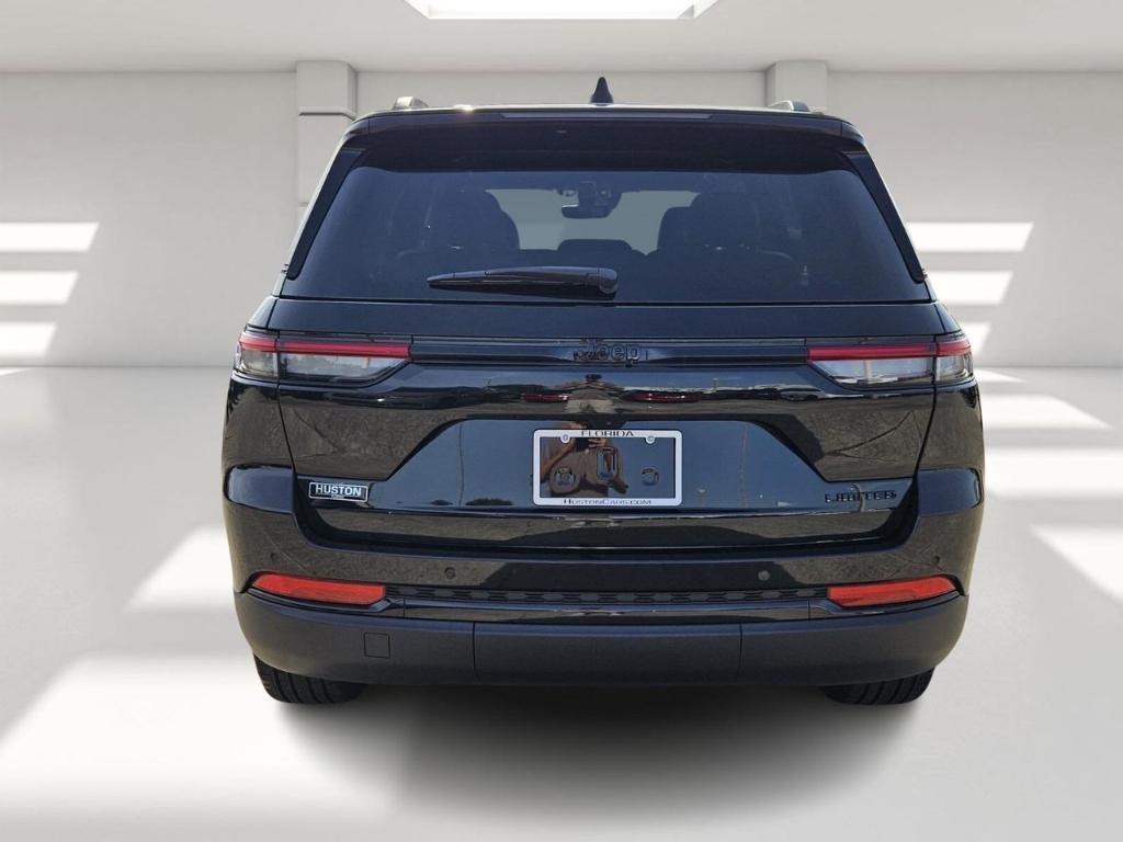 new 2025 Jeep Grand Cherokee car, priced at $40,734