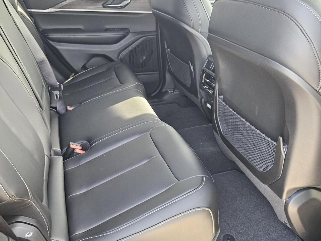 new 2025 Jeep Grand Cherokee car, priced at $40,734