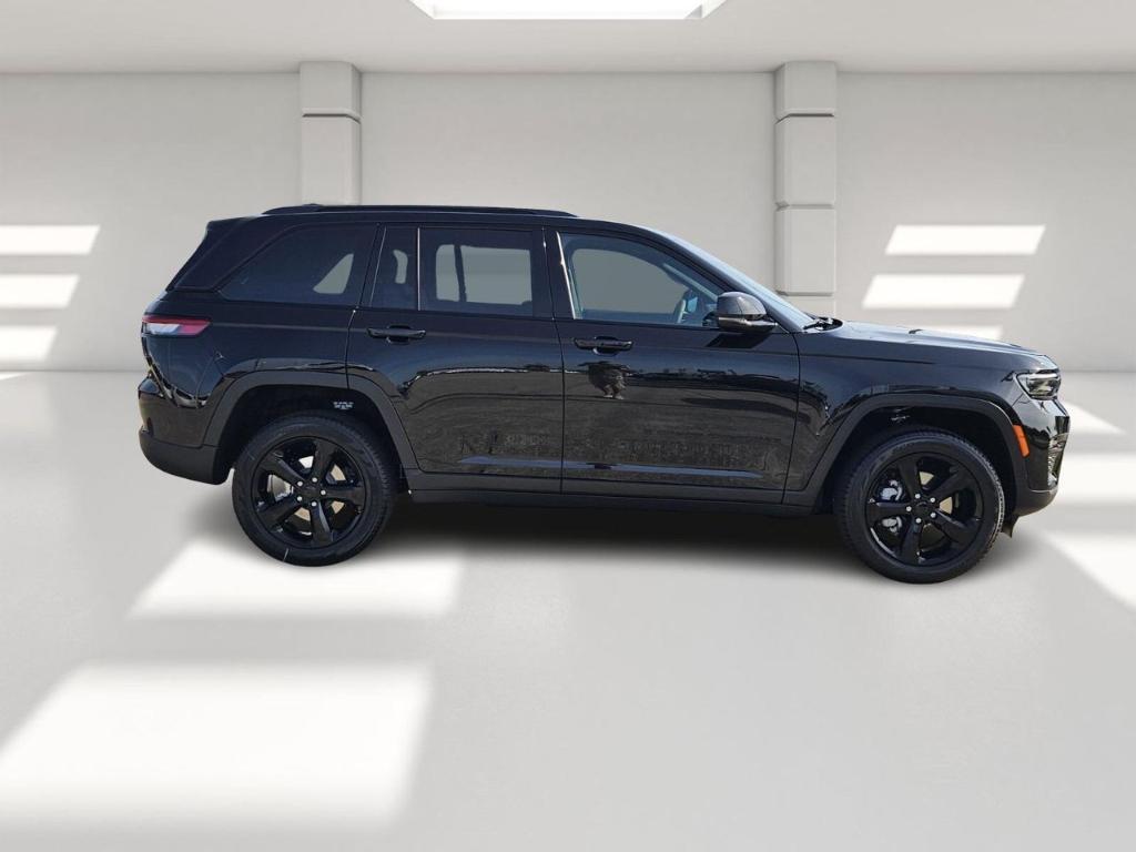 new 2025 Jeep Grand Cherokee car, priced at $40,734
