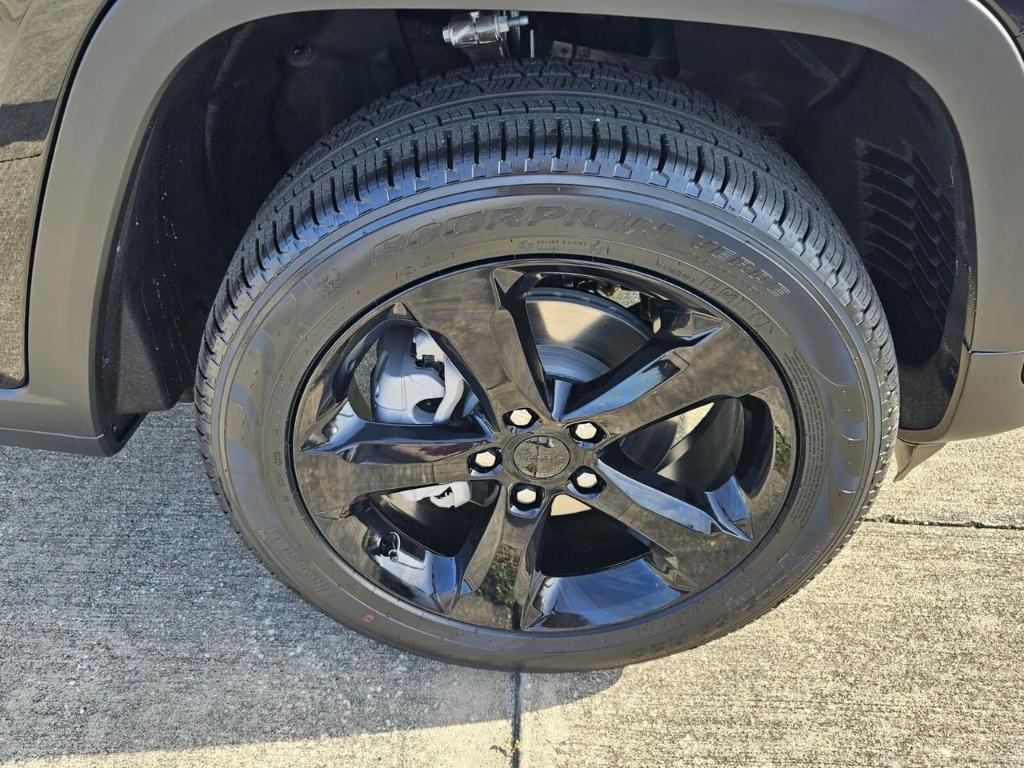 new 2025 Jeep Grand Cherokee car, priced at $40,734