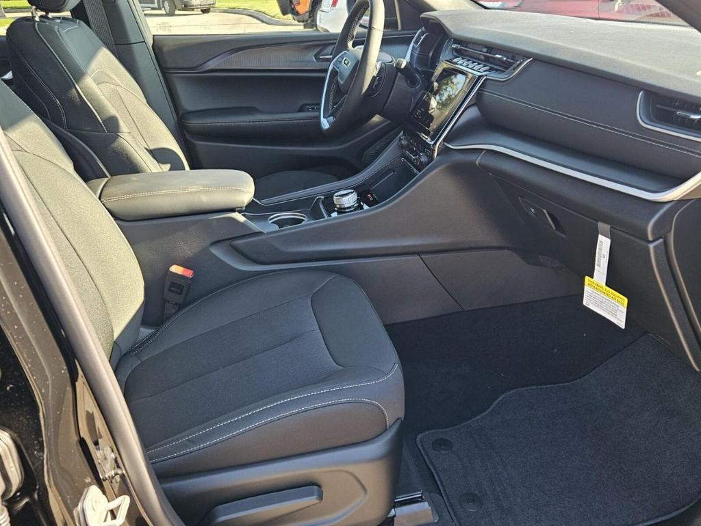 new 2025 Jeep Grand Cherokee L car, priced at $38,547