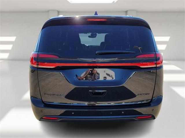 new 2024 Chrysler Pacifica car, priced at $47,015
