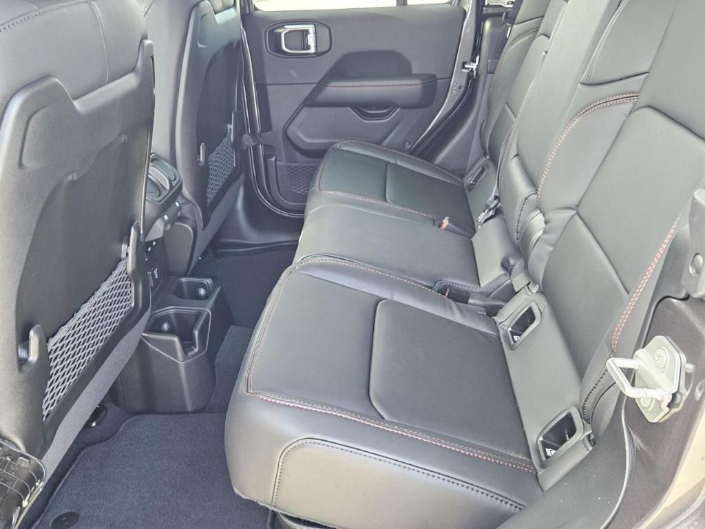 new 2025 Jeep Gladiator car, priced at $48,514