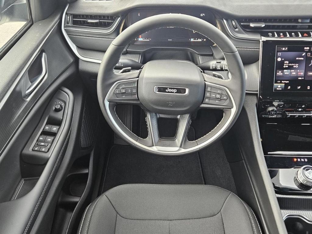 new 2025 Jeep Grand Cherokee car, priced at $34,972