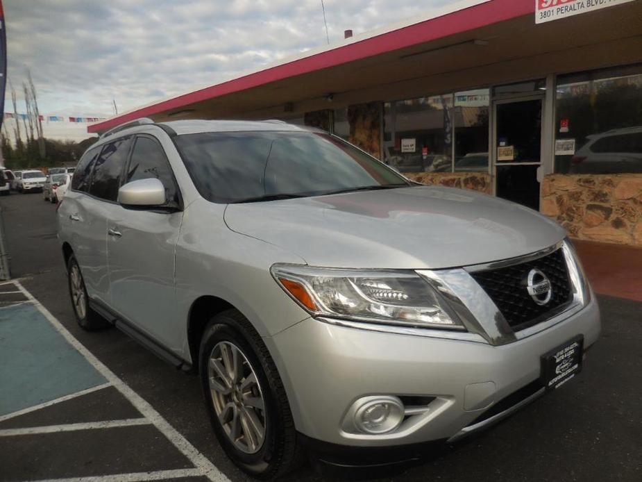 used 2015 Nissan Pathfinder car, priced at $18,991