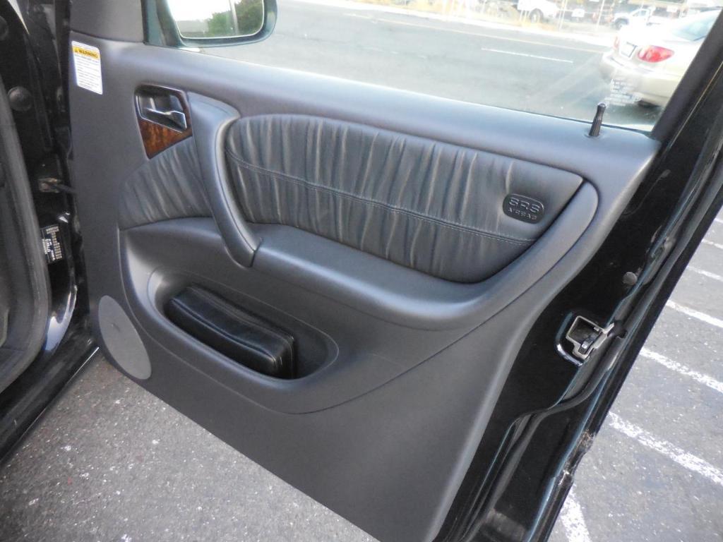 used 2005 Mercedes-Benz M-Class car, priced at $7,991