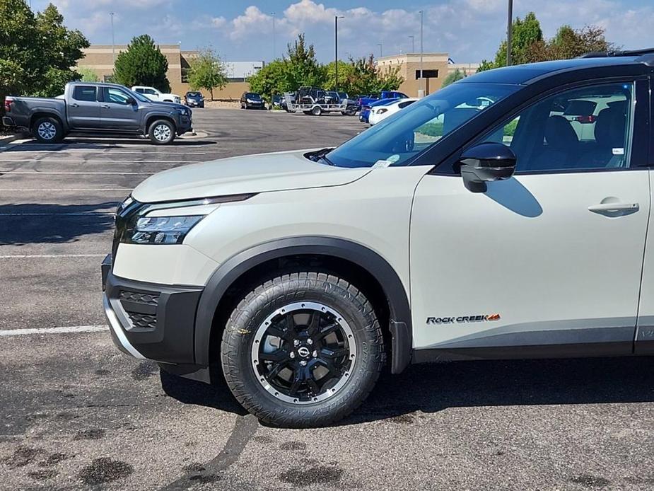 new 2024 Nissan Pathfinder car, priced at $43,422