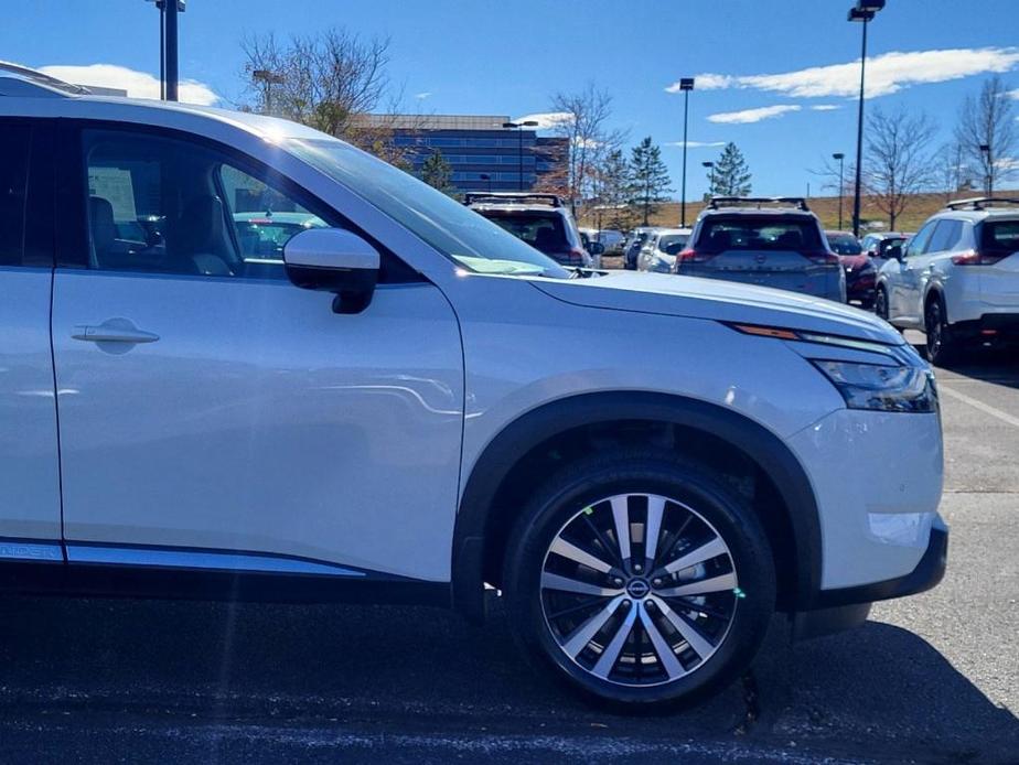 new 2025 Nissan Pathfinder car, priced at $55,989