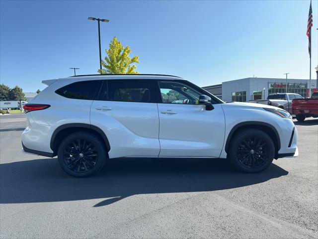 used 2023 Toyota Highlander car, priced at $43,899