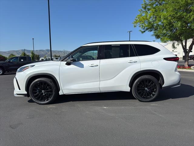 used 2023 Toyota Highlander car, priced at $43,899