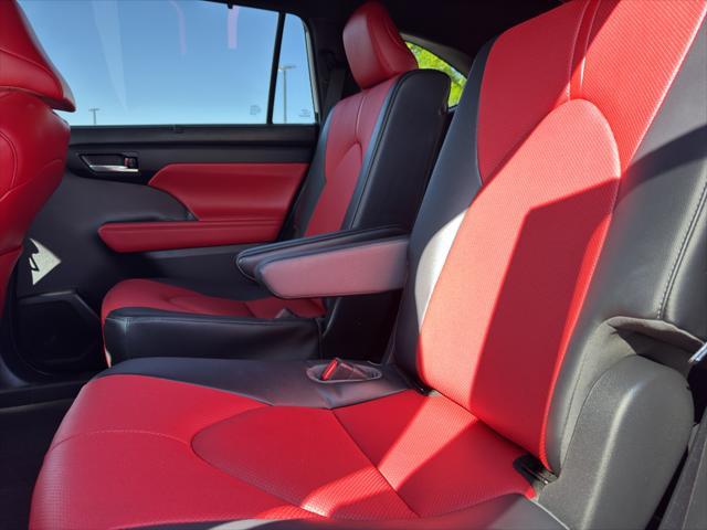 used 2023 Toyota Highlander car, priced at $43,899