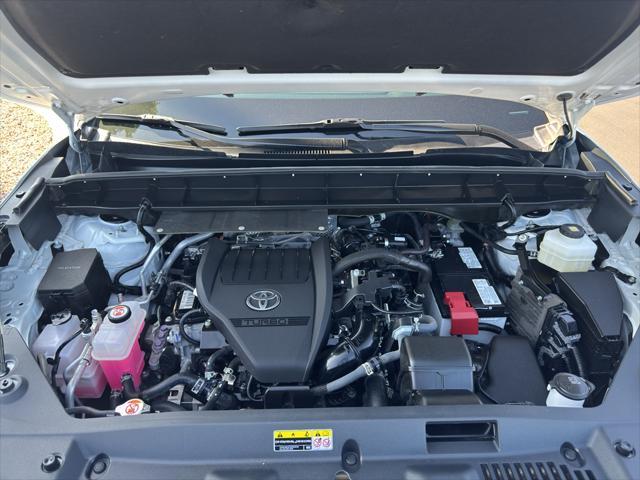 used 2023 Toyota Highlander car, priced at $43,899