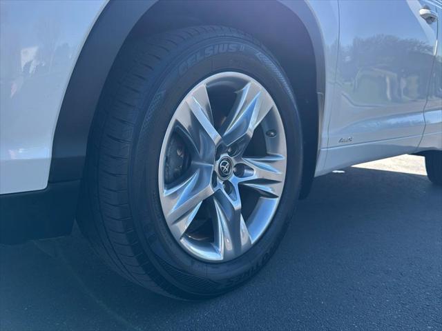 used 2019 Toyota Highlander Hybrid car, priced at $28,995