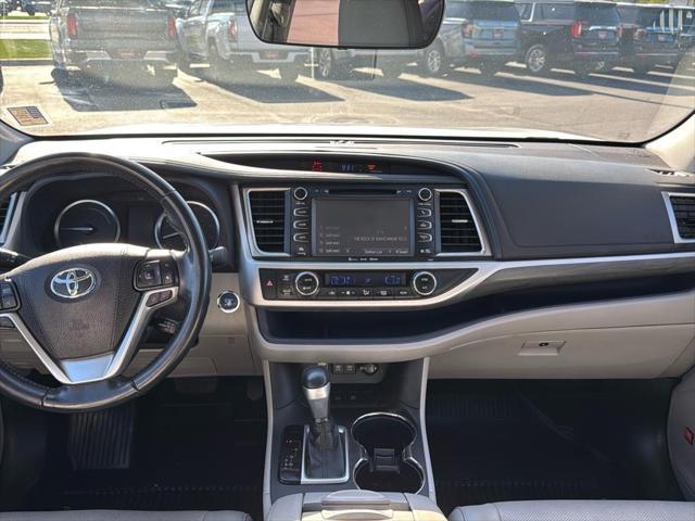 used 2019 Toyota Highlander Hybrid car, priced at $28,995