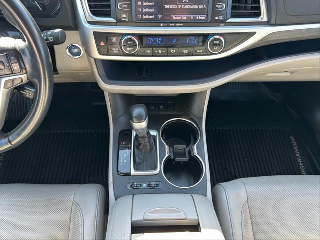 used 2019 Toyota Highlander Hybrid car, priced at $28,995
