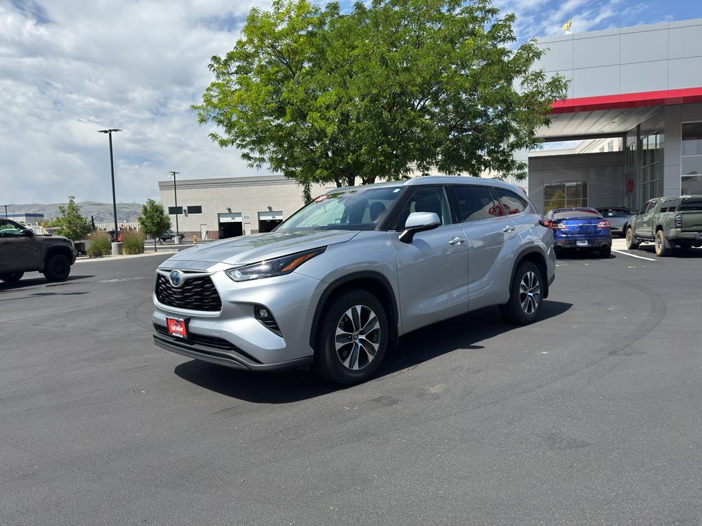 used 2022 Toyota Highlander Hybrid car, priced at $37,299