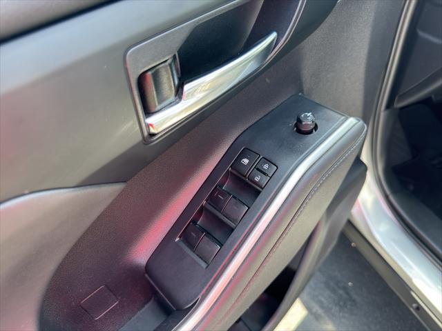 used 2022 Toyota Highlander Hybrid car, priced at $37,299