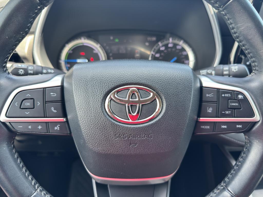 used 2022 Toyota Highlander Hybrid car, priced at $37,299