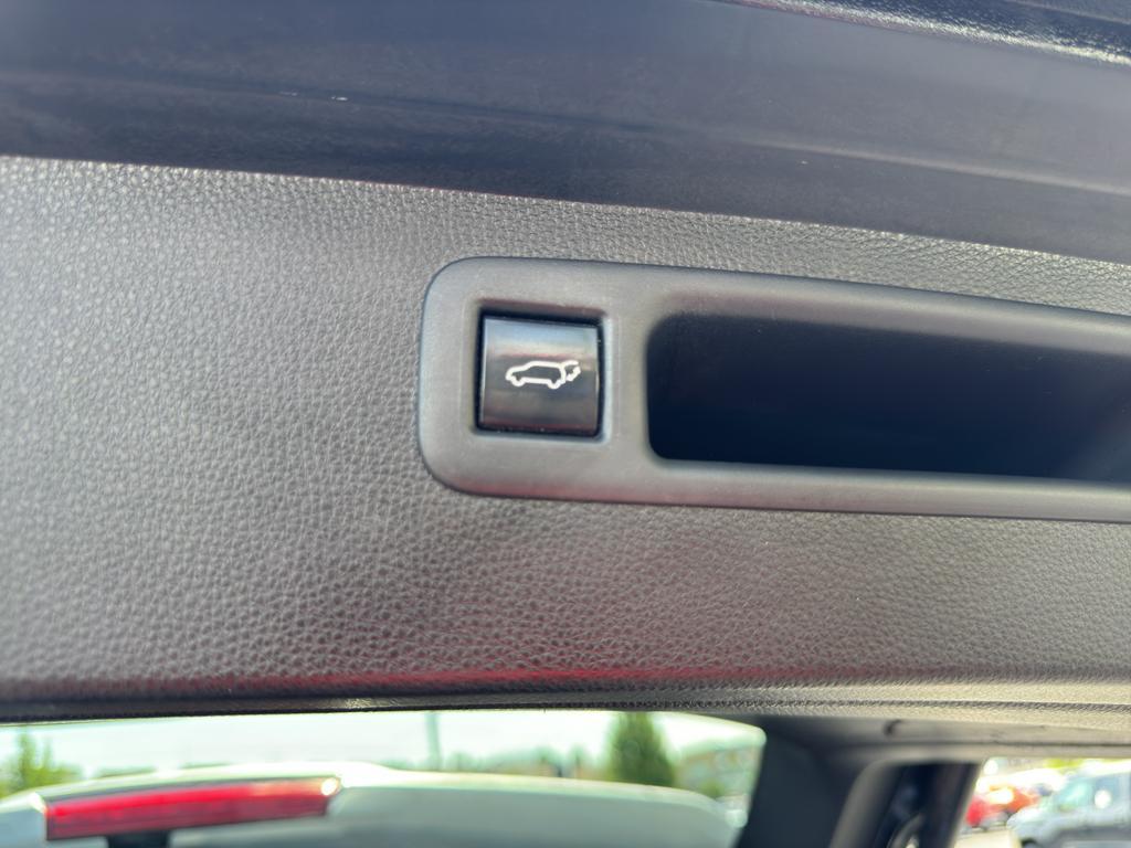 used 2022 Toyota Highlander Hybrid car, priced at $37,299