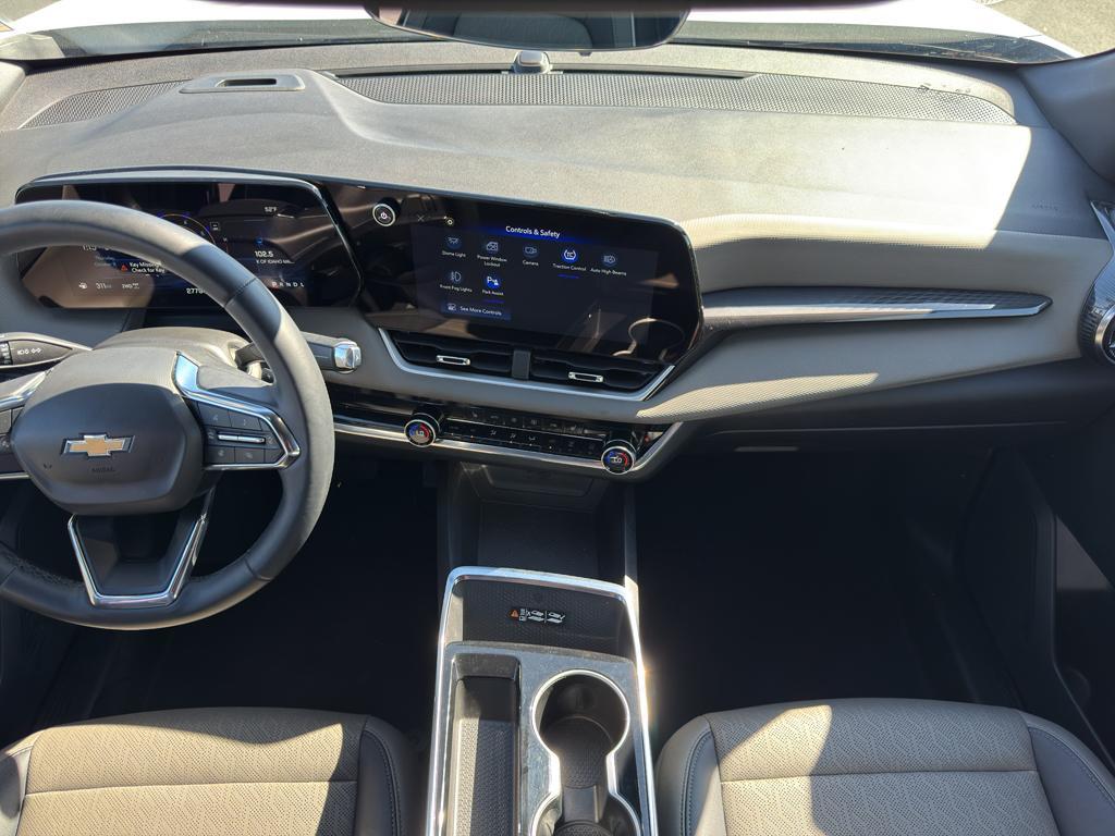 used 2025 Chevrolet Equinox car, priced at $30,744