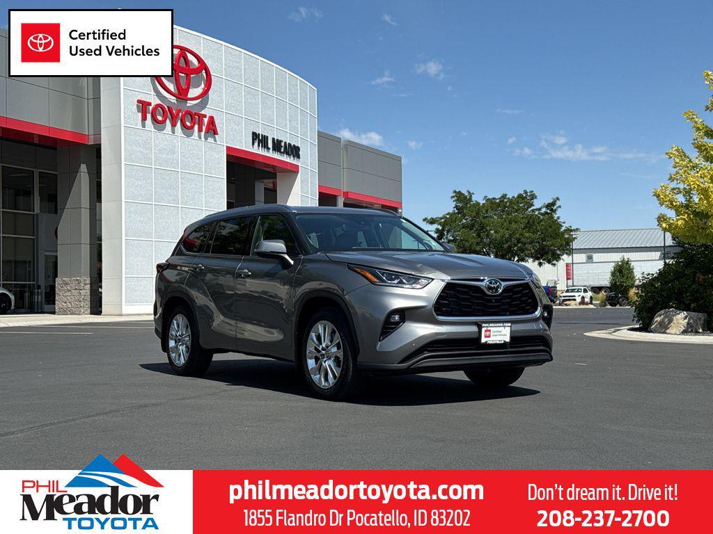 used 2025 Toyota Highlander car, priced at $51,784