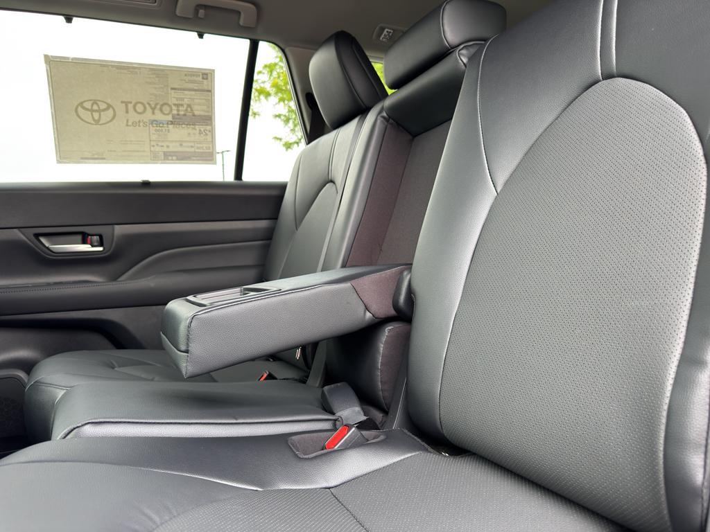 new 2025 Toyota Grand Highlander car, priced at $45,503