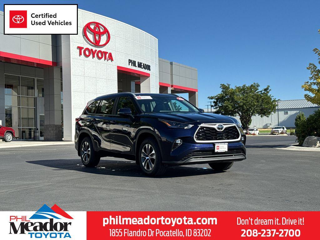used 2023 Toyota Highlander car, priced at $41,874