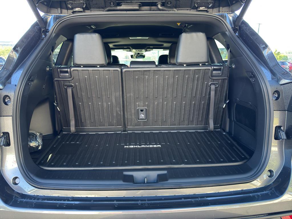 new 2025 Toyota Highlander car, priced at $49,328