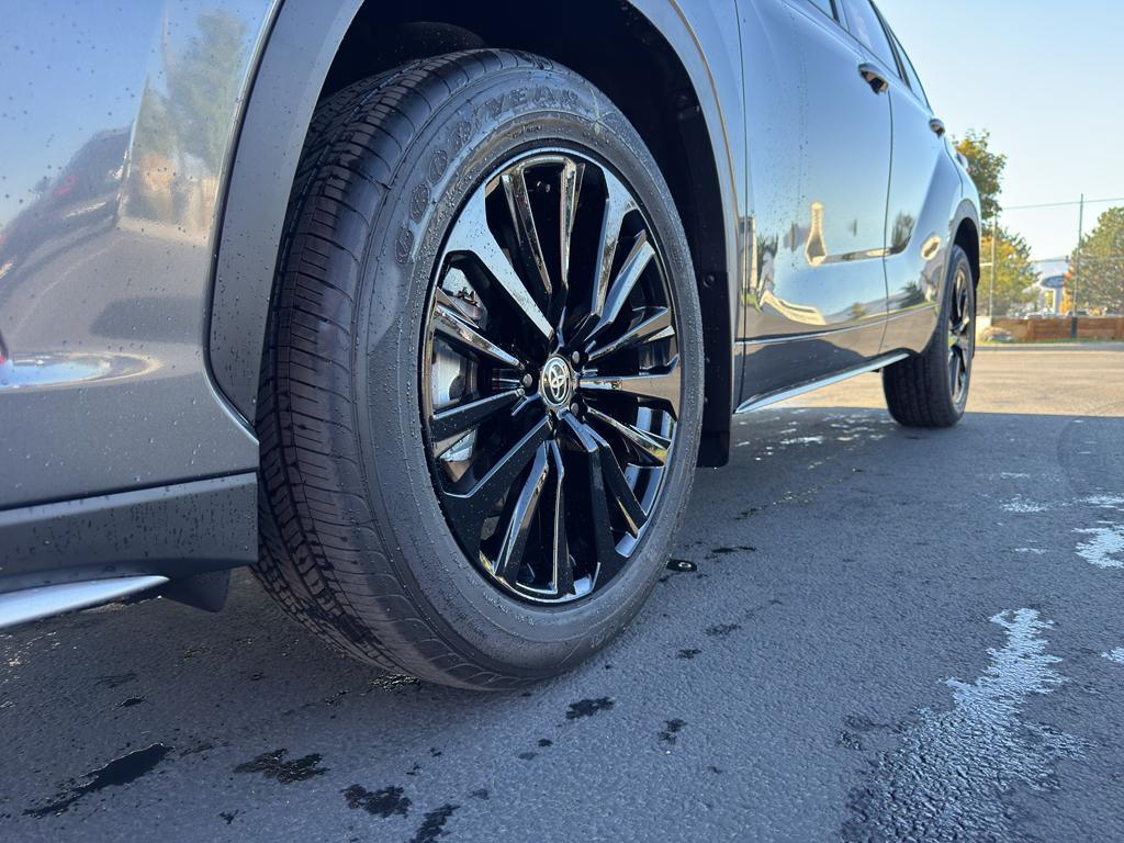 new 2025 Toyota Highlander car, priced at $49,328