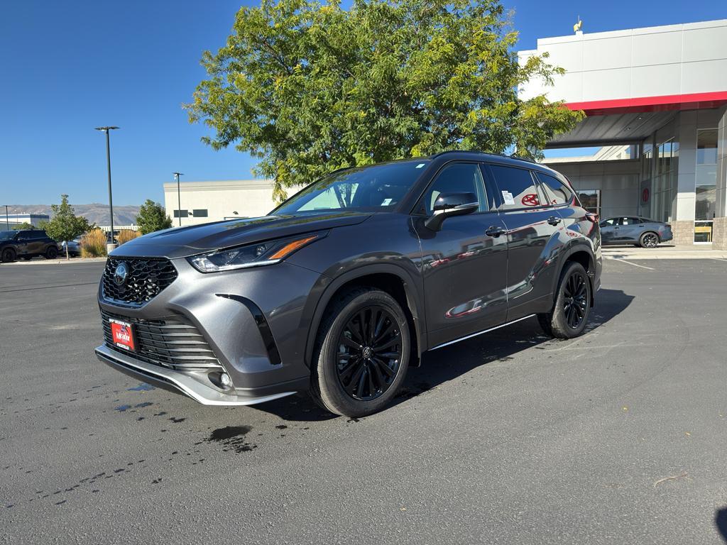 new 2025 Toyota Highlander car, priced at $49,328