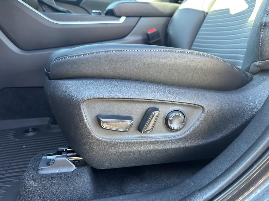 new 2025 Toyota Highlander car, priced at $49,328
