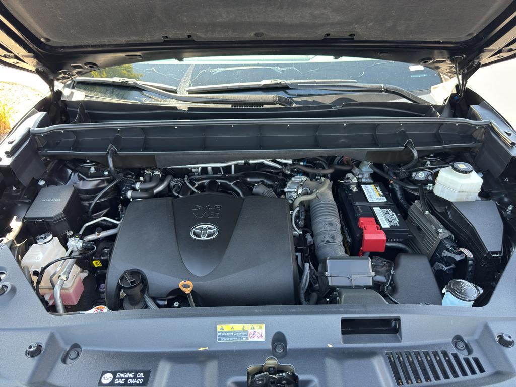 used 2020 Toyota Highlander car, priced at $29,250