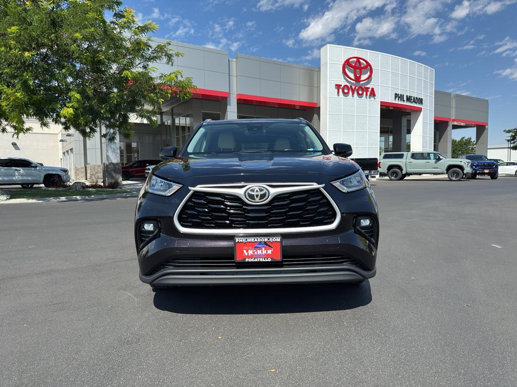 used 2020 Toyota Highlander car, priced at $29,250