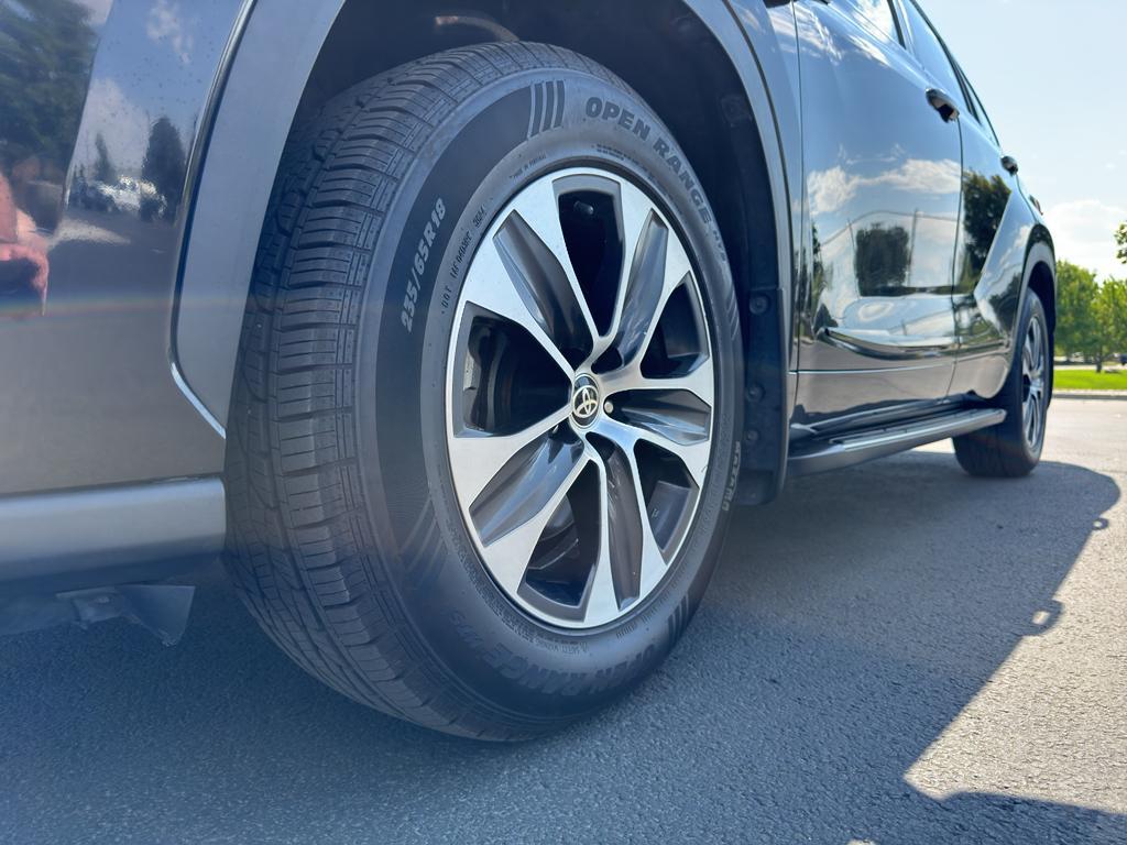 used 2020 Toyota Highlander car, priced at $29,250