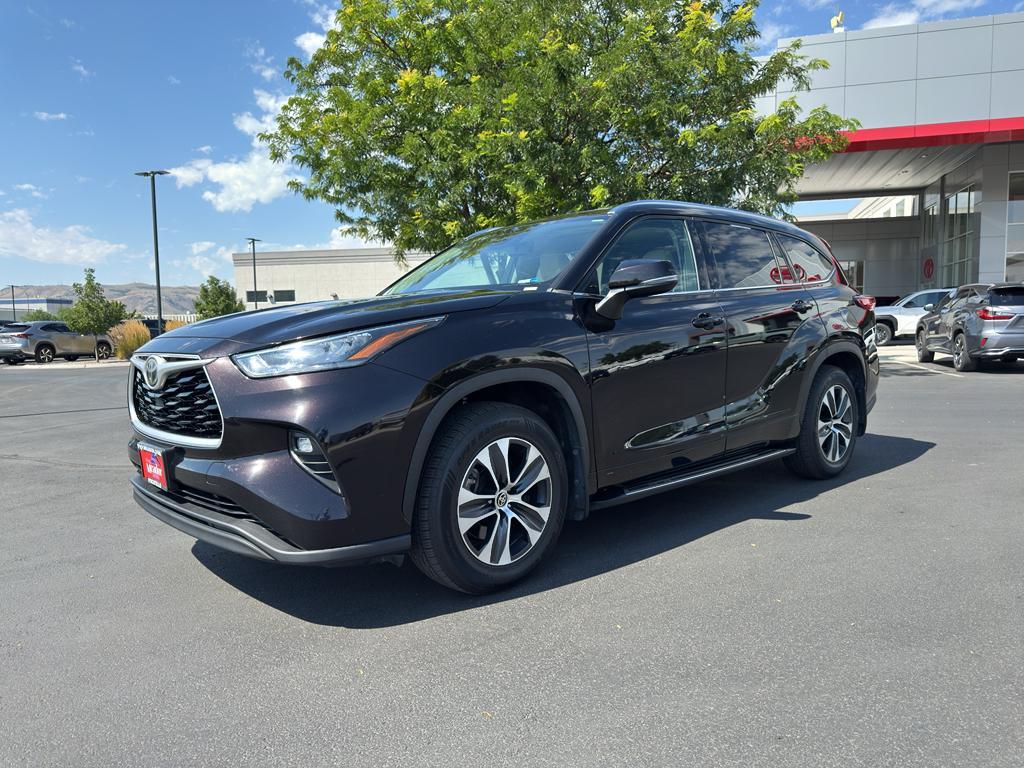 used 2020 Toyota Highlander car, priced at $29,250