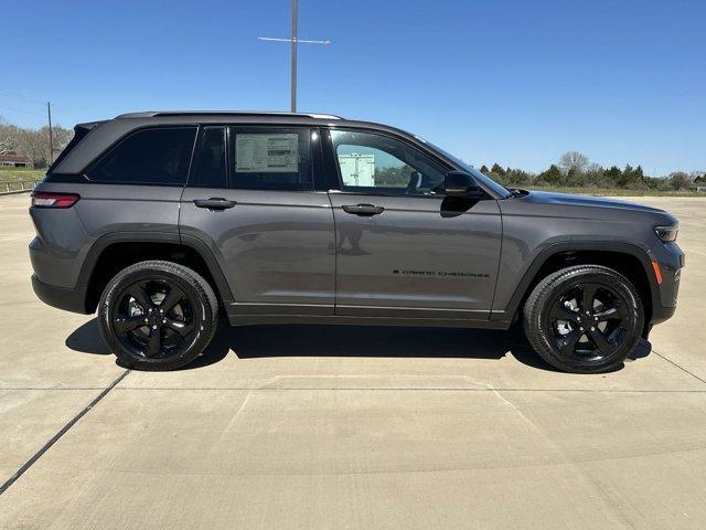 new 2024 Jeep Grand Cherokee car, priced at $47,522