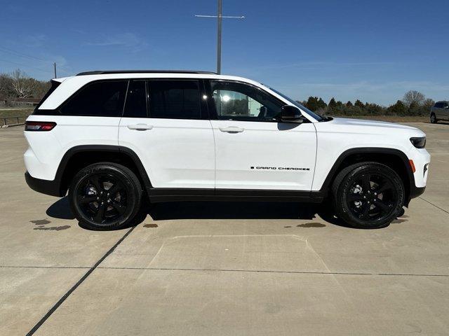 new 2024 Jeep Grand Cherokee car, priced at $40,003