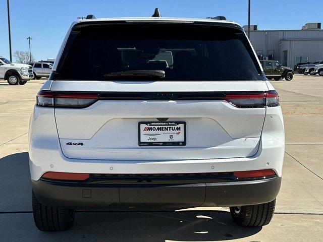 new 2024 Jeep Grand Cherokee car, priced at $40,003