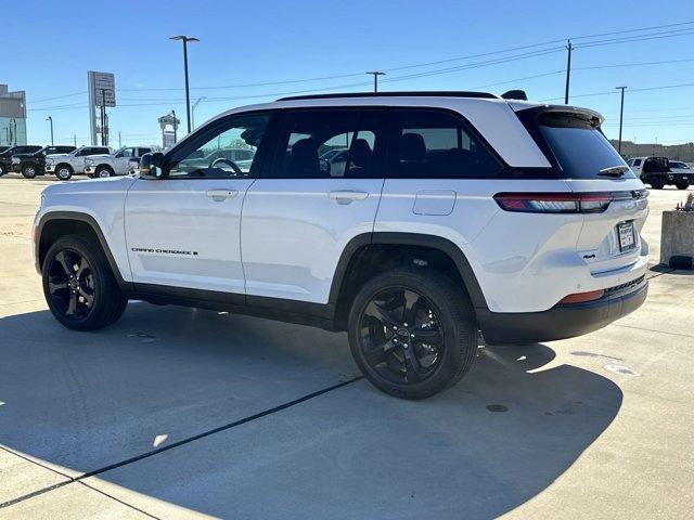 new 2024 Jeep Grand Cherokee car, priced at $40,003