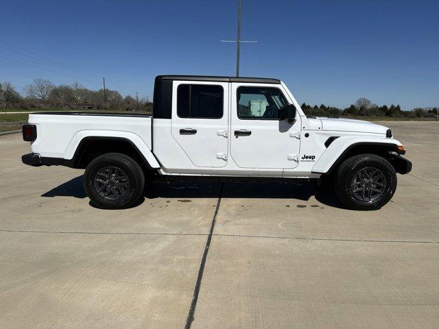 new 2024 Jeep Gladiator car, priced at $41,652
