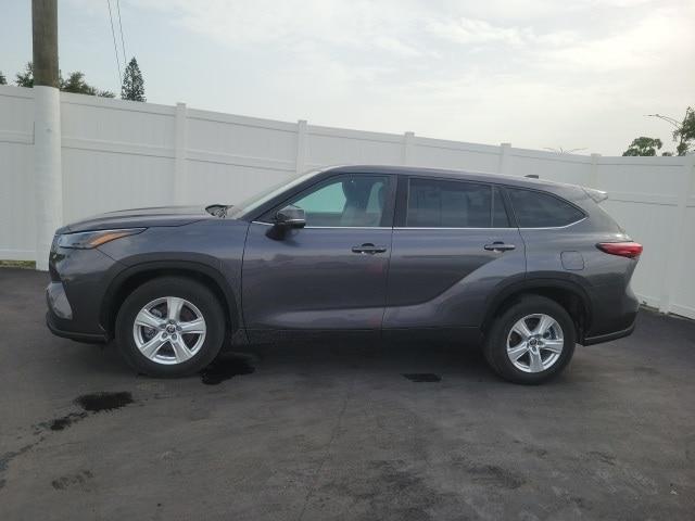 used 2023 Toyota Highlander Hybrid car, priced at $33,488