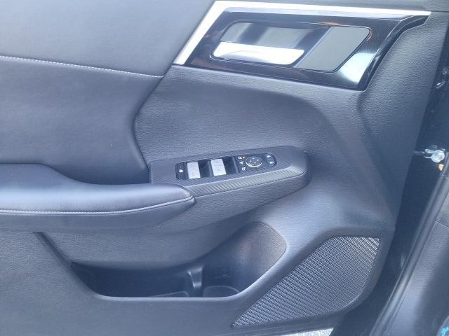 used 2024 Mitsubishi Outlander car, priced at $23,294