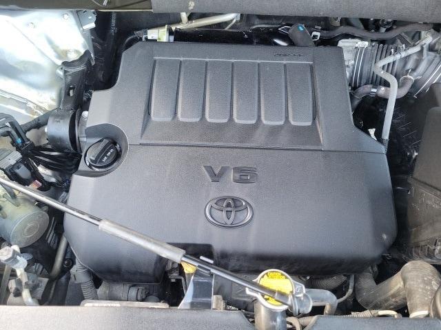 used 2015 Toyota Highlander car, priced at $19,492