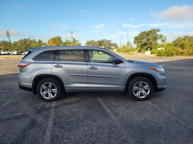 used 2015 Toyota Highlander car, priced at $19,492