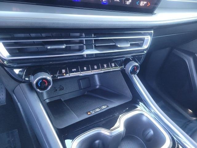 used 2025 Chevrolet Traverse car, priced at $38,991